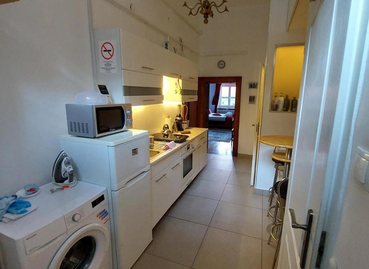 Classical In The Old Pest Apartment Budapest