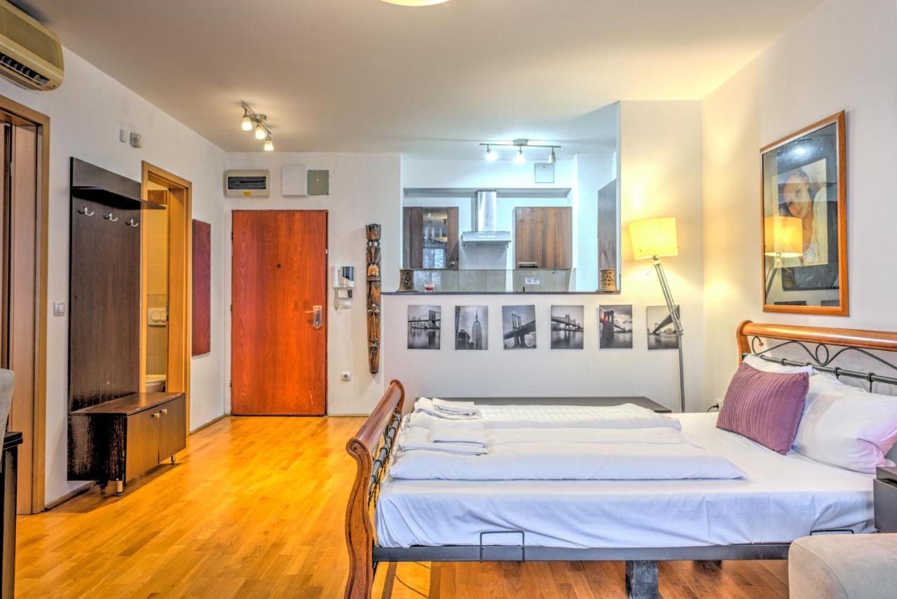 Aparthotel Center *