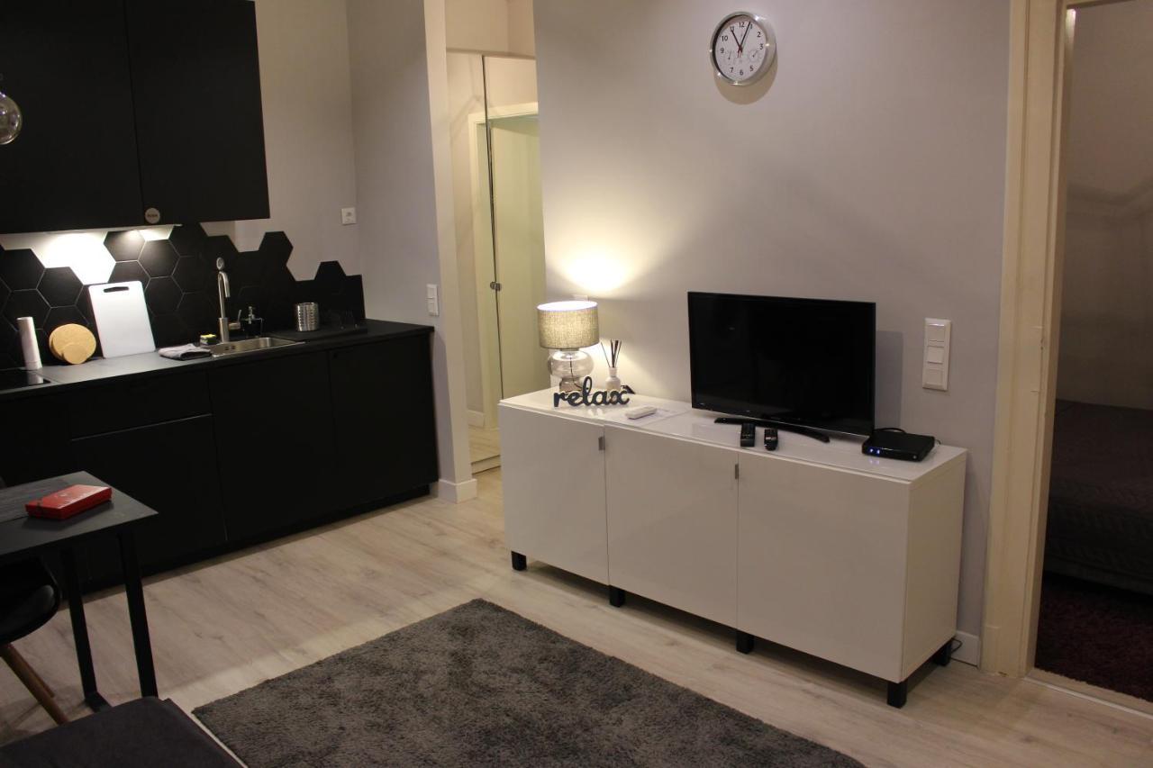 Apartment Greyblack Styles
