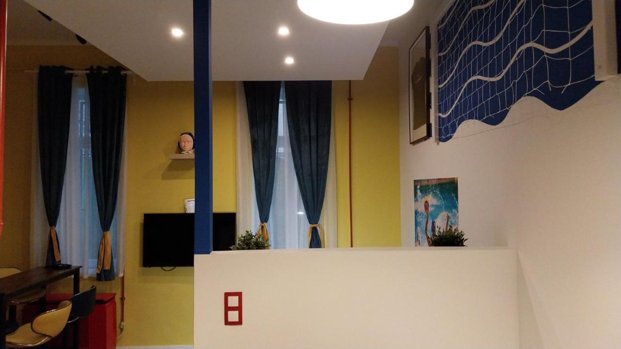 Yellow Blue Budapeste