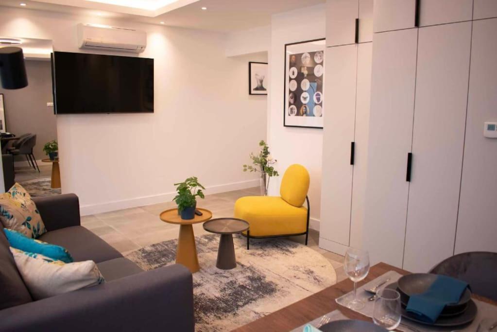 Apartment Luxury Cozy 2 Bdr Downtown Apt.2