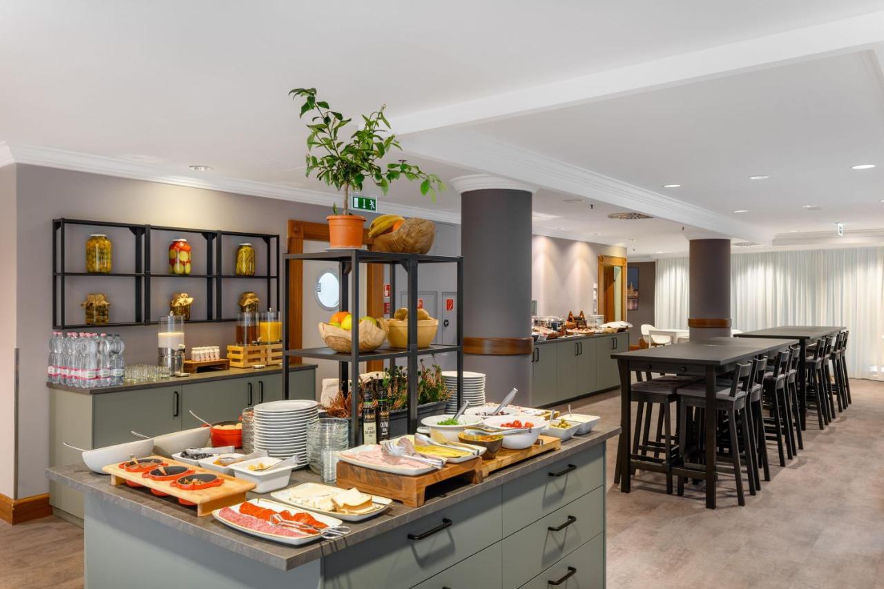 Hotel Millennium Court, - Marriott Executive