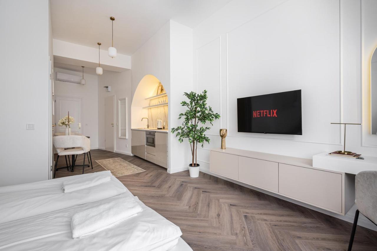 Apartment E13 - Grand Boulevard Heritage - Location By Bqa Budapest