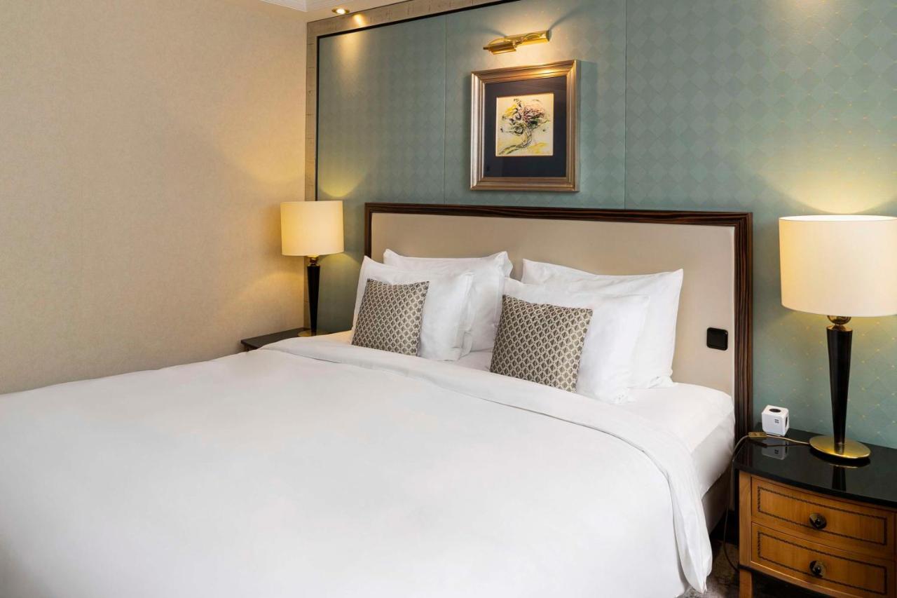 Kempinski Corvinus Hotel 5*
