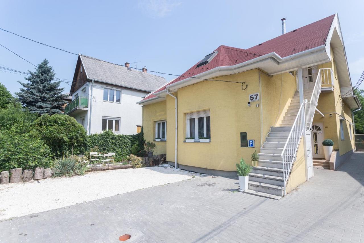 Apartman Hi-bp Garden City Batsanyi 3 Rooms, Upstairs Near The City Train With Free Parking Budapest