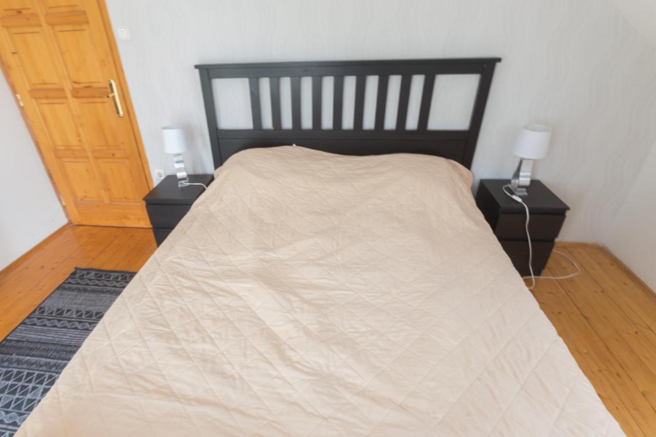 Apartman Hi-bp Garden City Batsanyi 3 Rooms, Upstairs Near The City Train With Free Parking *