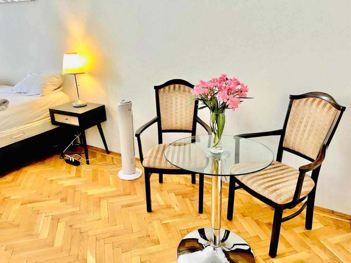 City Rooms Albergue *