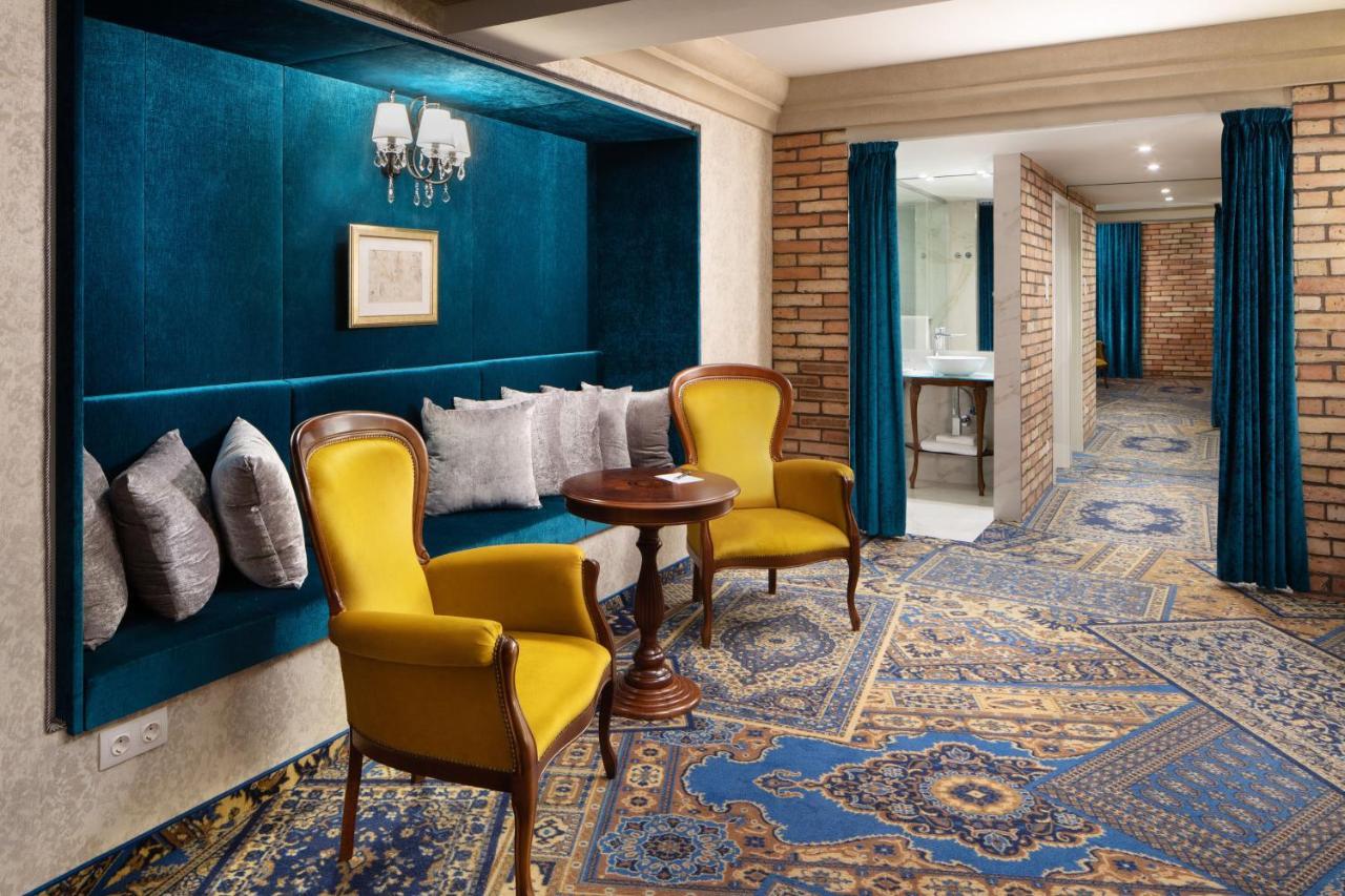 Mystery Hotel
