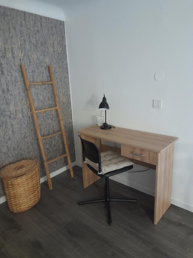 Shadowlily Apartment