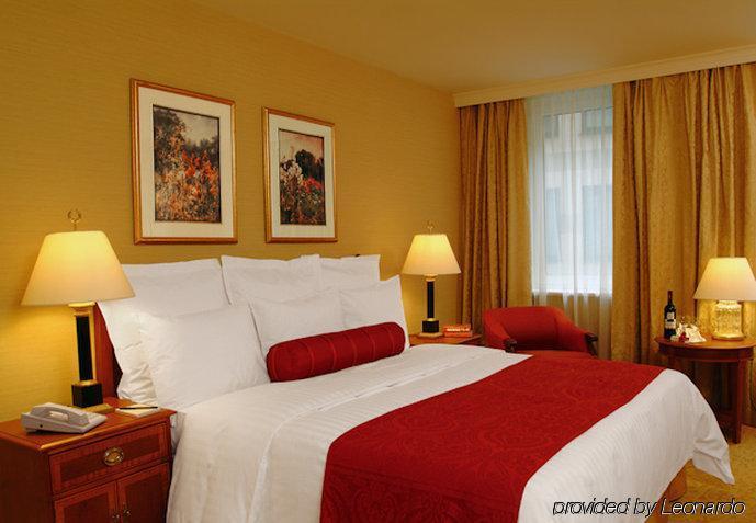 Millennium Court, - Marriott Executive 4*