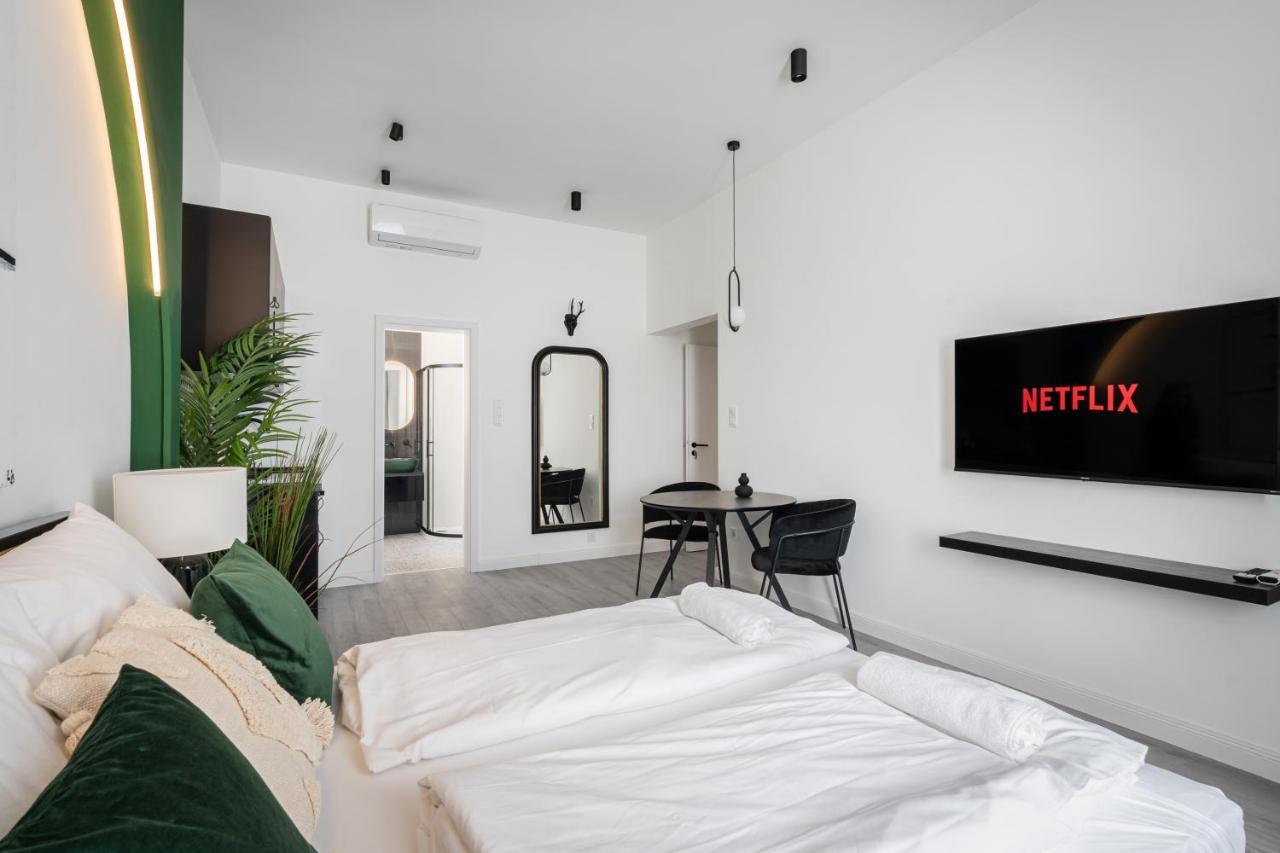 R6 - Boutique Apartments, Location By Bqa Apartman