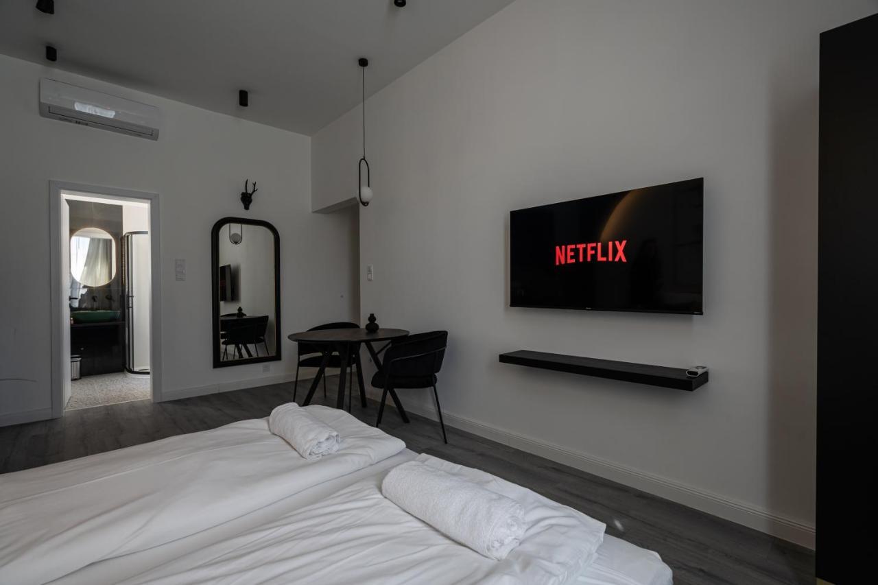 R6 - Boutique Apartments, Location By Bqa Apartman *