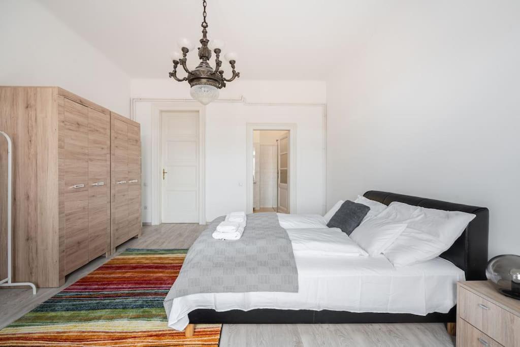 Szentkiralyi Apartman 1 Apartment *