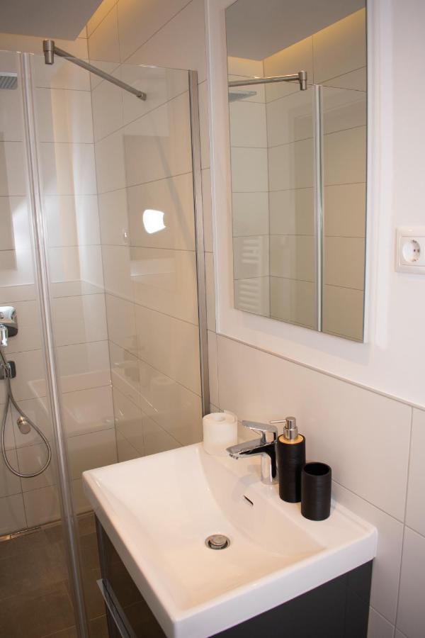 Apartment Luxury Cozy 2 Bdr Downtown Apt.2
