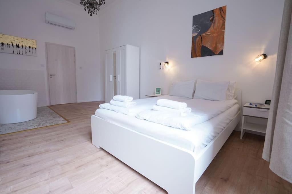 Venus - Klauzal Ter I Apartamento Budapeste