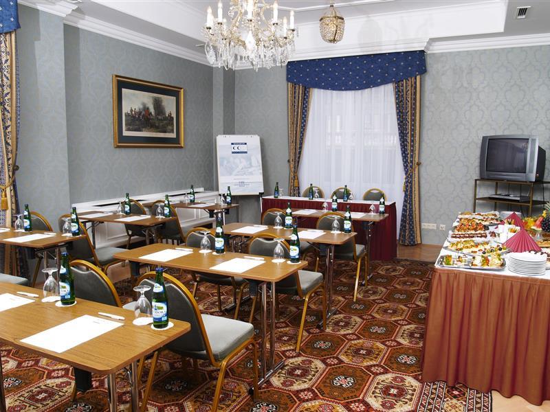 Danubius Astoria Center Hotel 4*