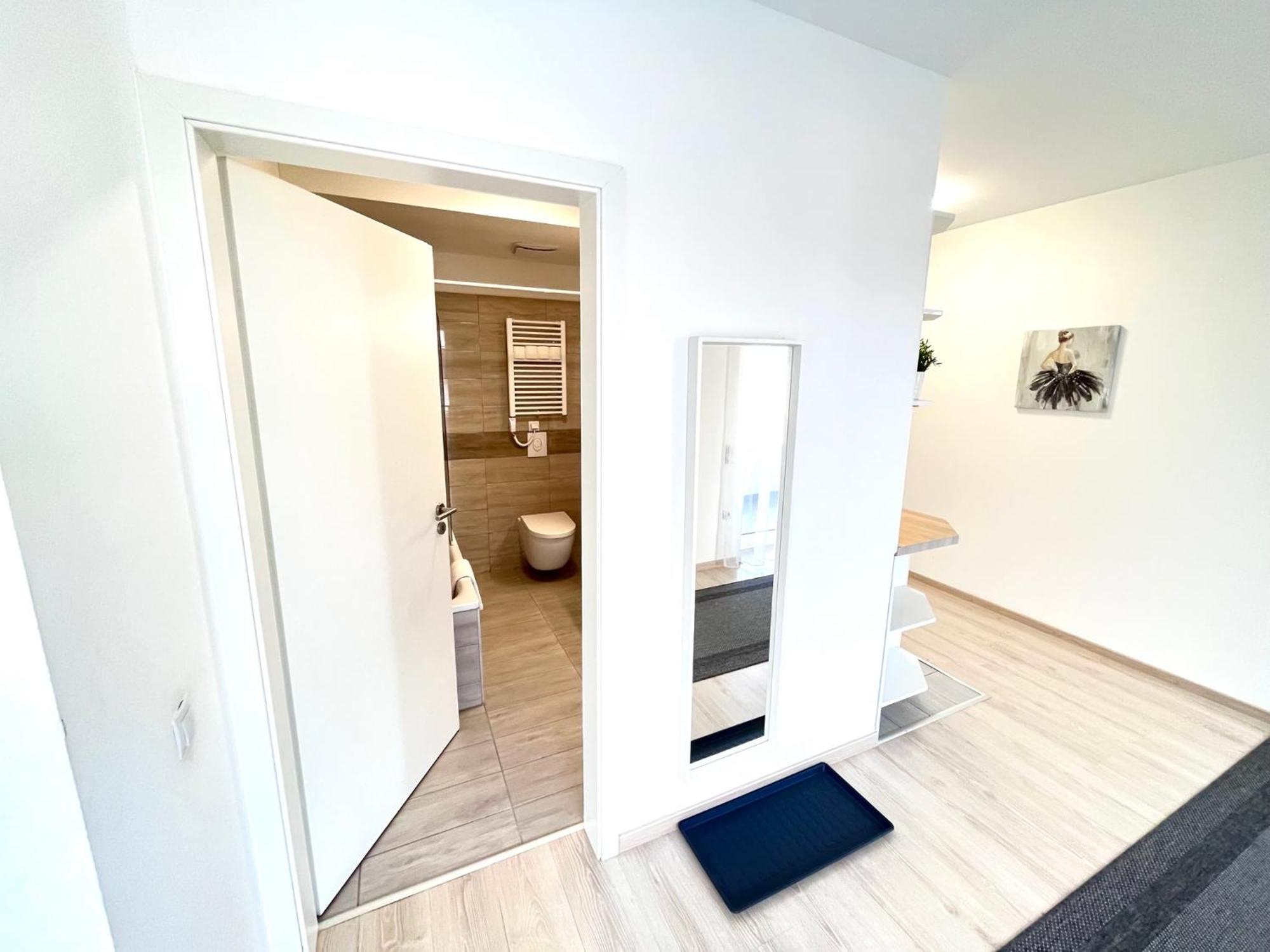 Downtown Residences Leo - Ac, Elevator, Terrace Apartment *