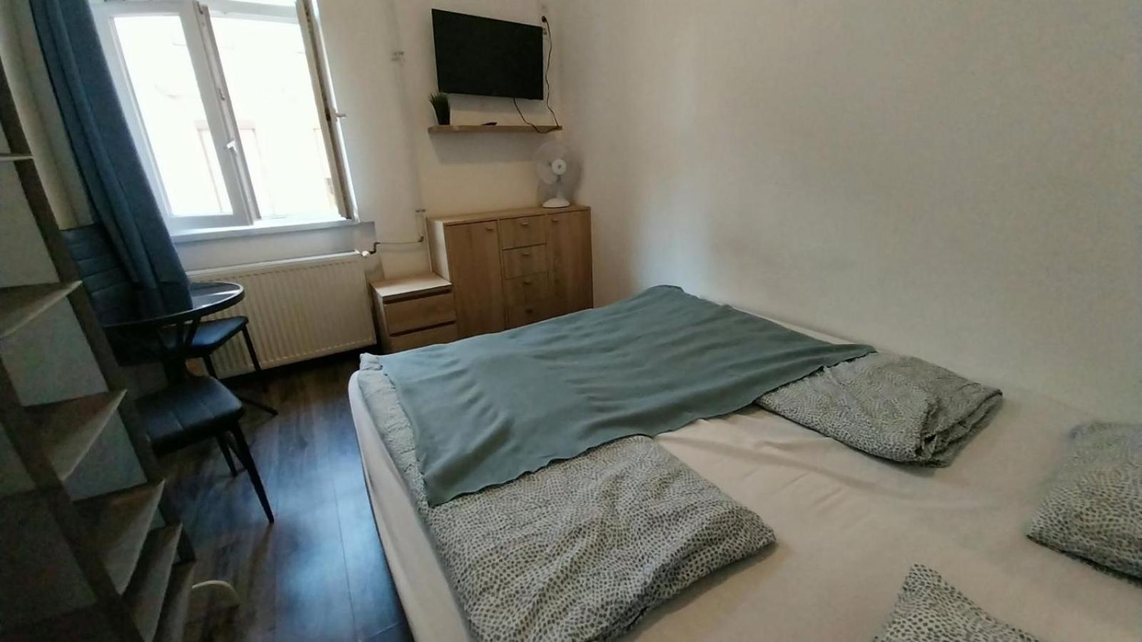 Hospedagem domiciliar Aradi With Private Bathroom In The Centre Budapeste