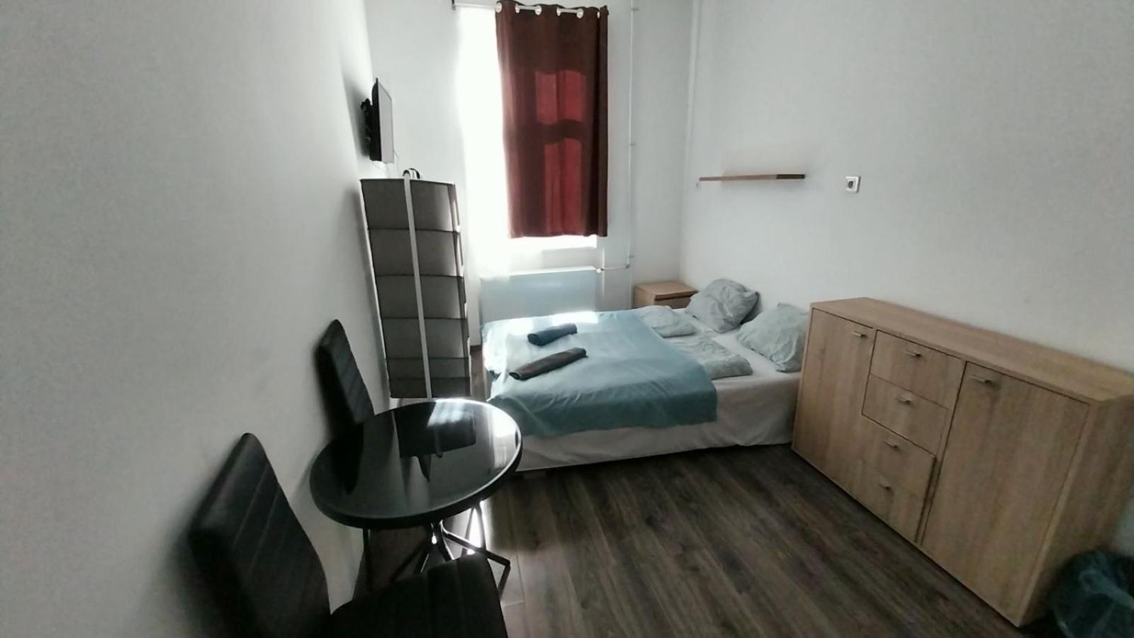 Aradi With Private Bathroom In The Centre Hospedagem domiciliar Budapeste