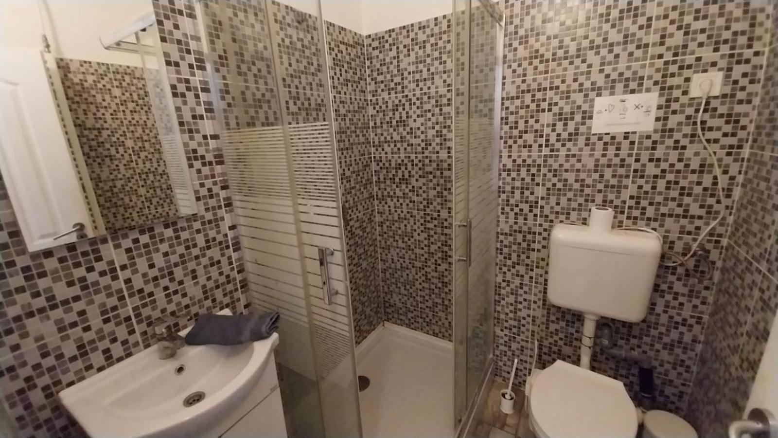Aradi With Private Bathroom In The Centre * Budapeste