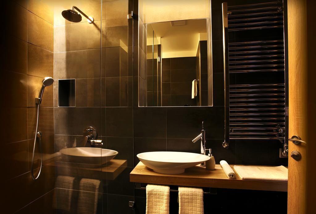 Apartment Gateway Center *