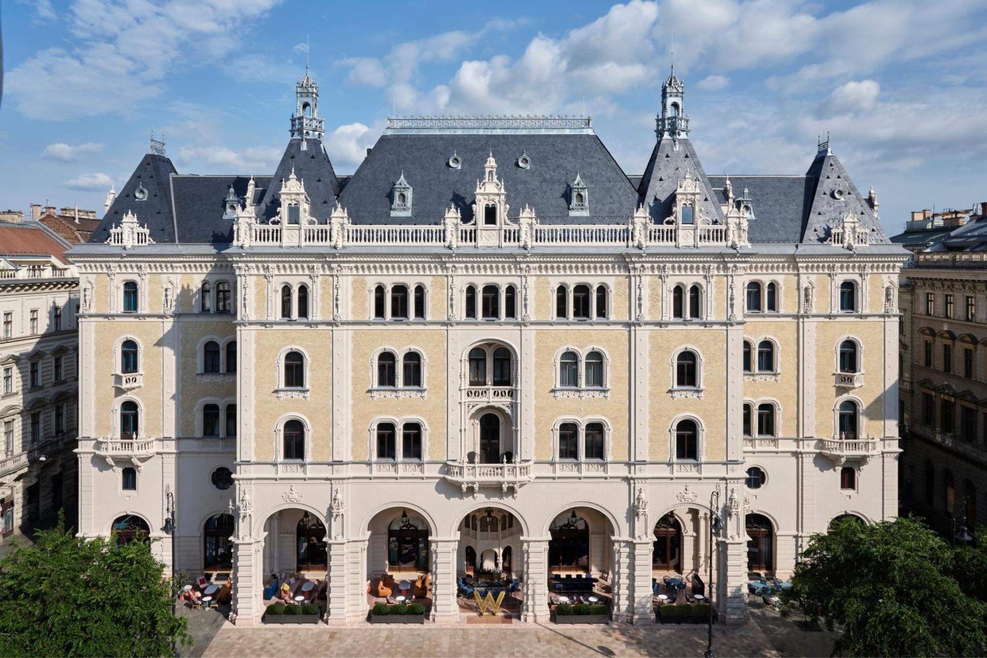 Hotel W