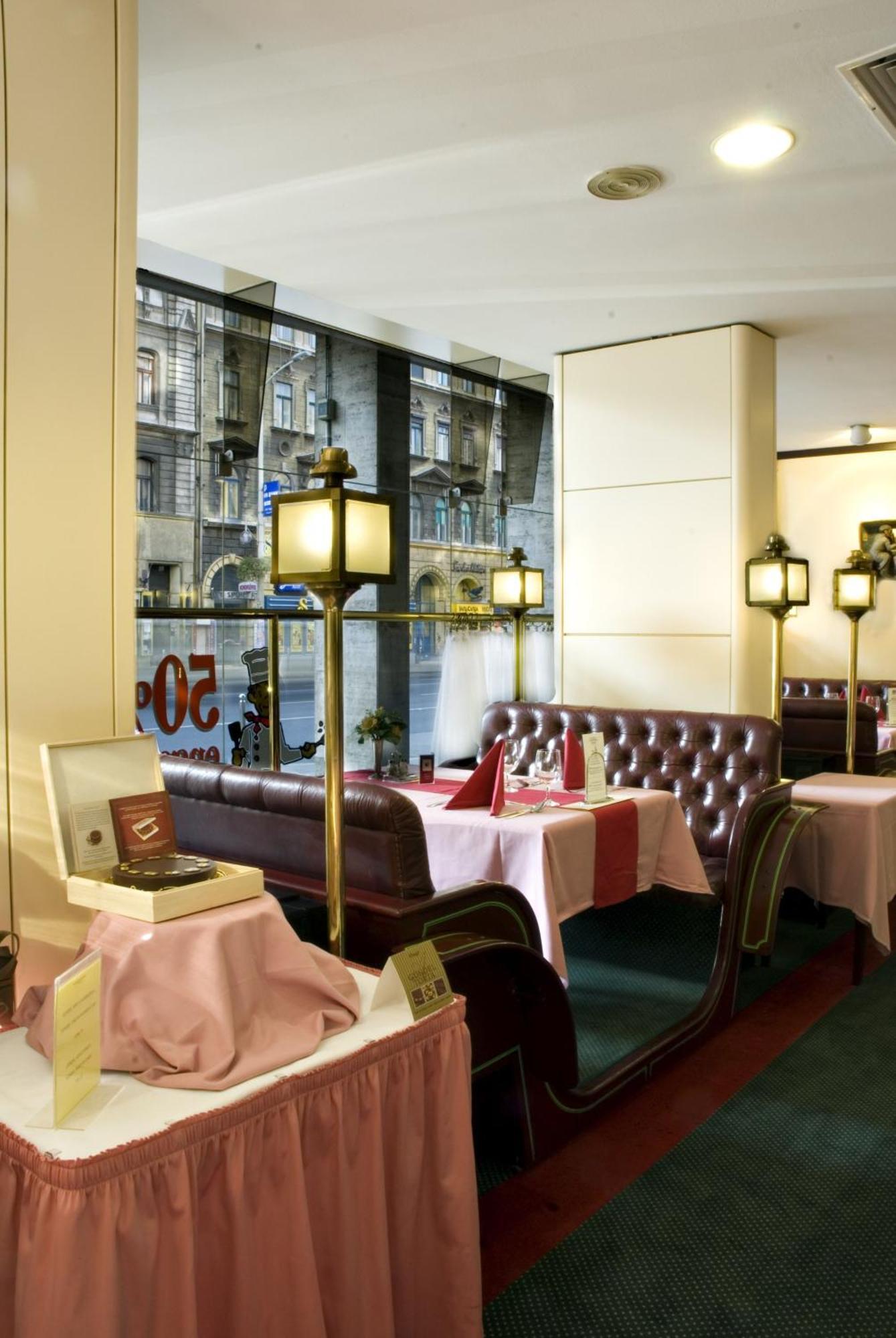 Hotel Danubius Hungaria Center 4*