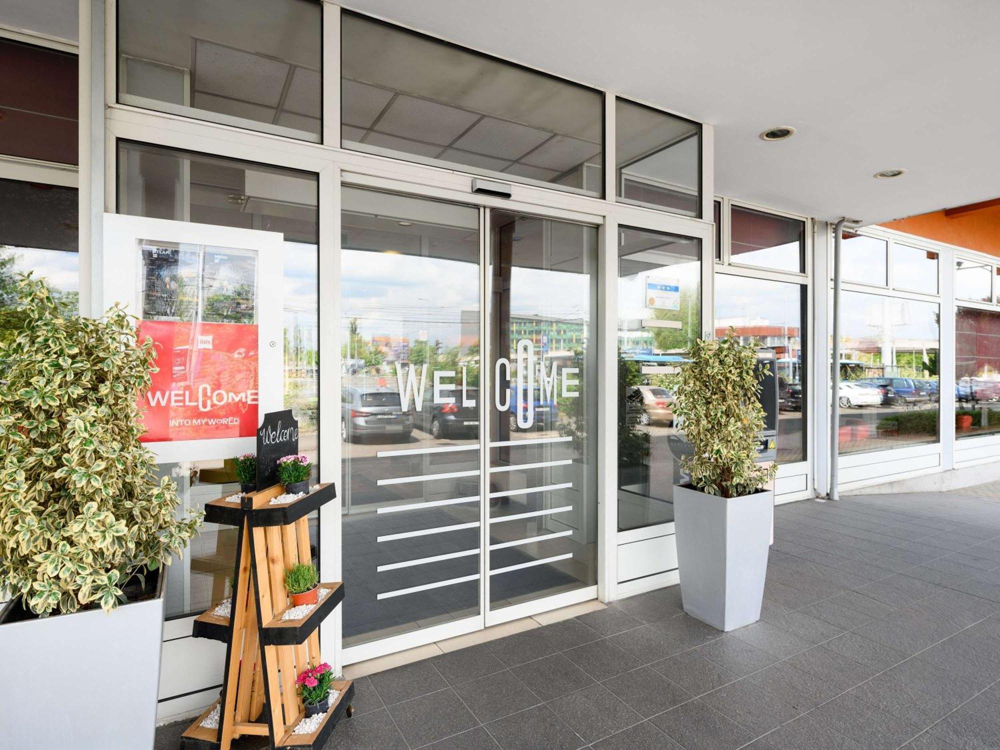 Ibis Citysouth Hotel 3*