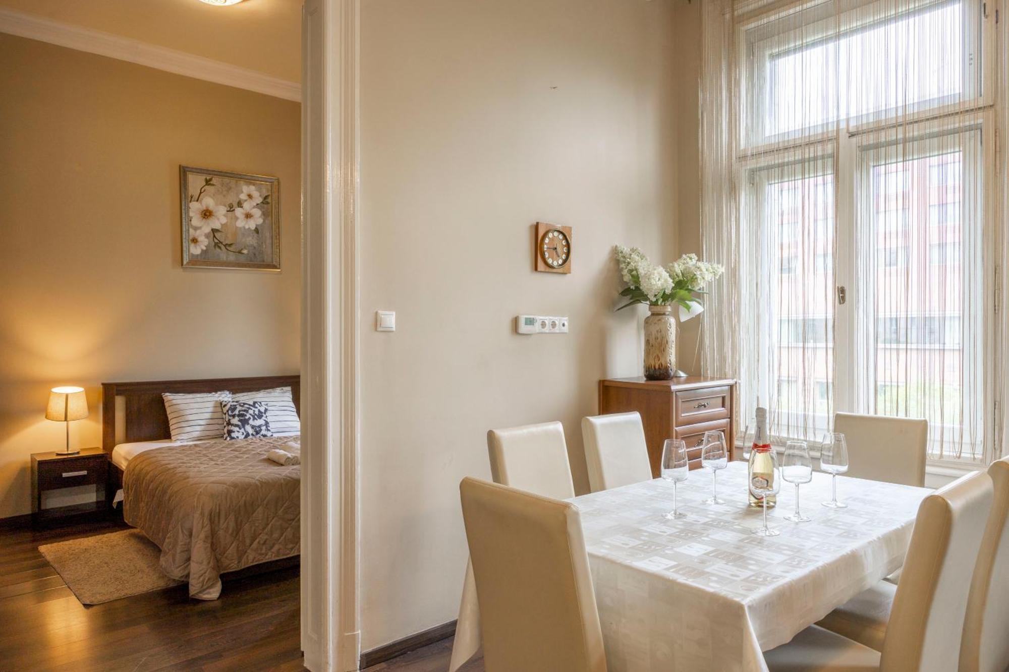 Apartment Warm & Cozy By Anna *