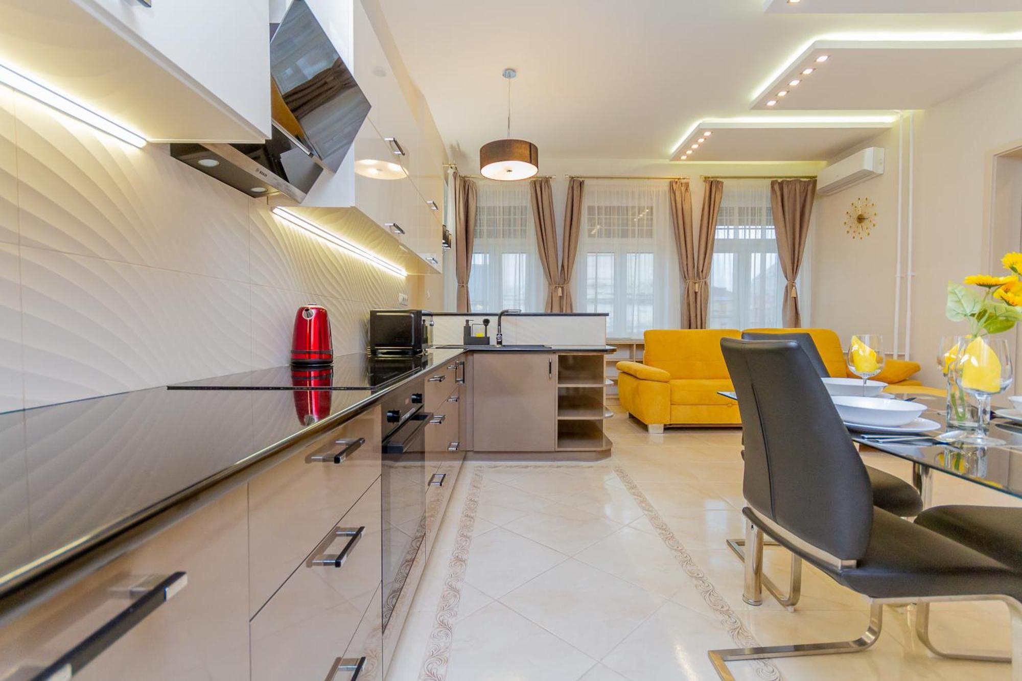 Apartment Luxury With Balcony And Sauna Budapest