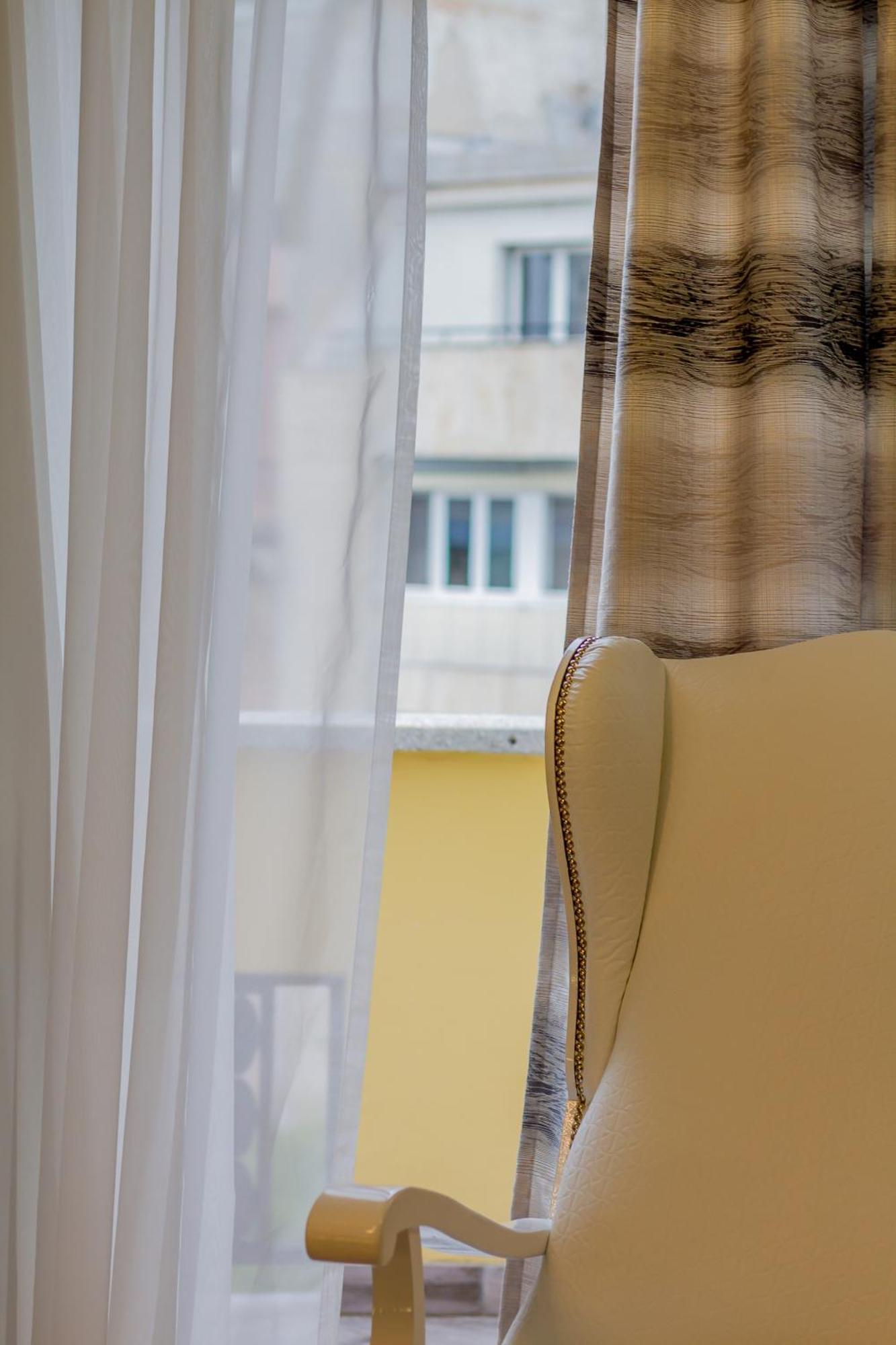 Apartment Luxury With Balcony And Sauna Budapest