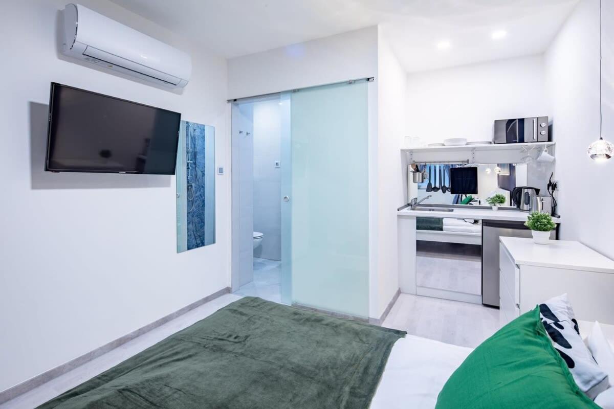 Central - New - Quiet Sleep Apartment