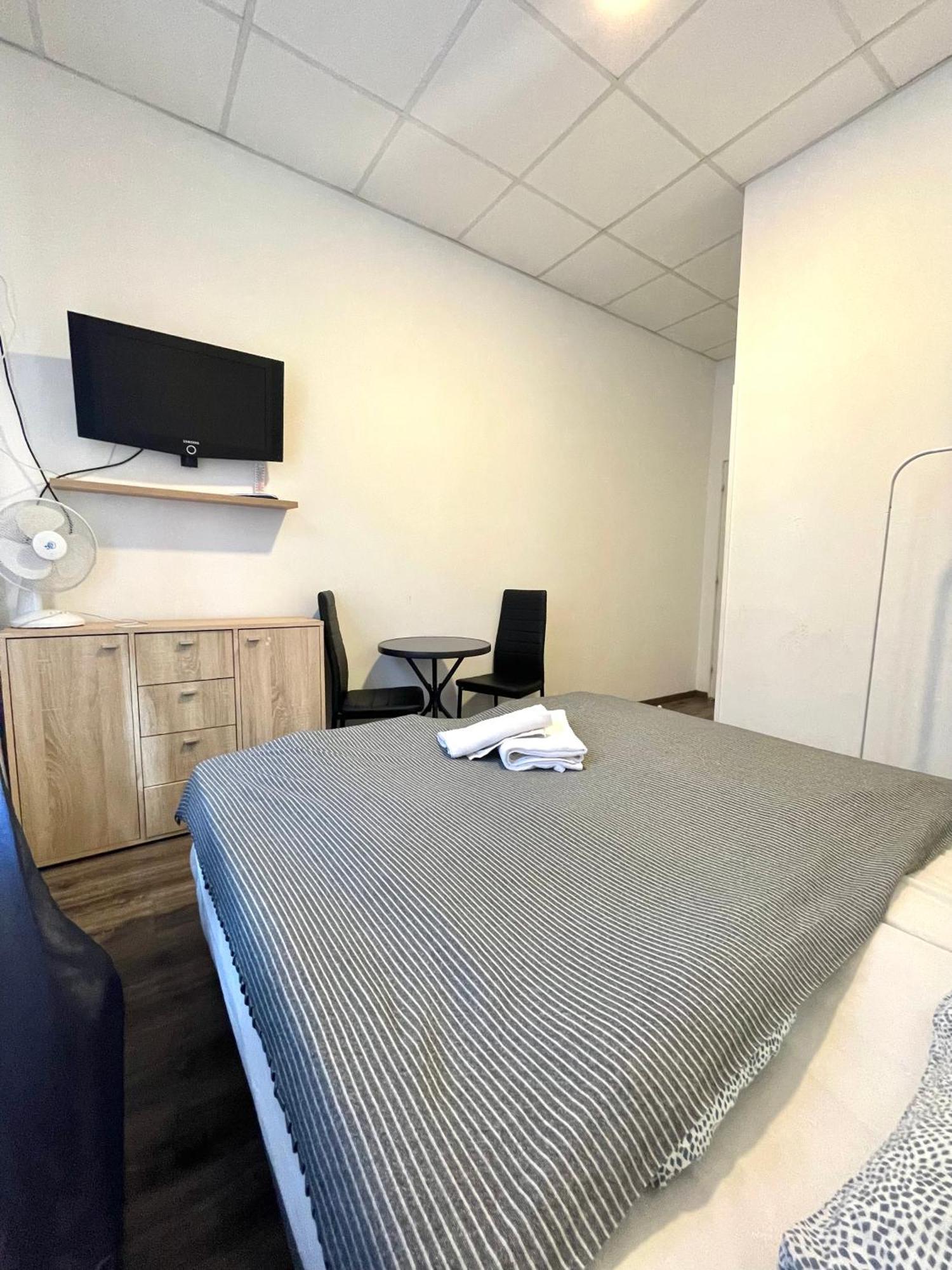 Hospedagem domiciliar Aradi With Private Bathroom In The Centre
