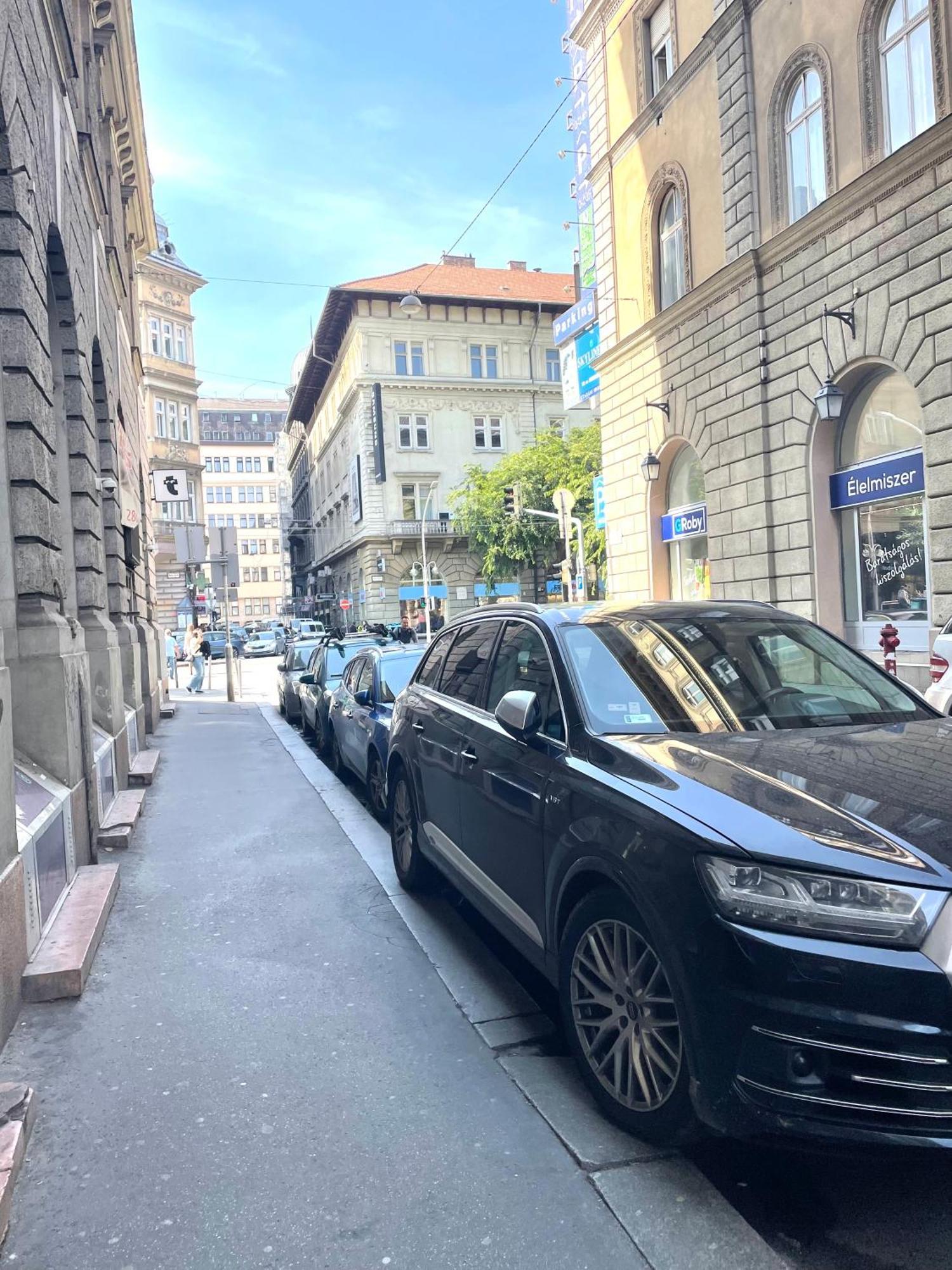 Aradi With Private Bathroom In The Centre Budapeste