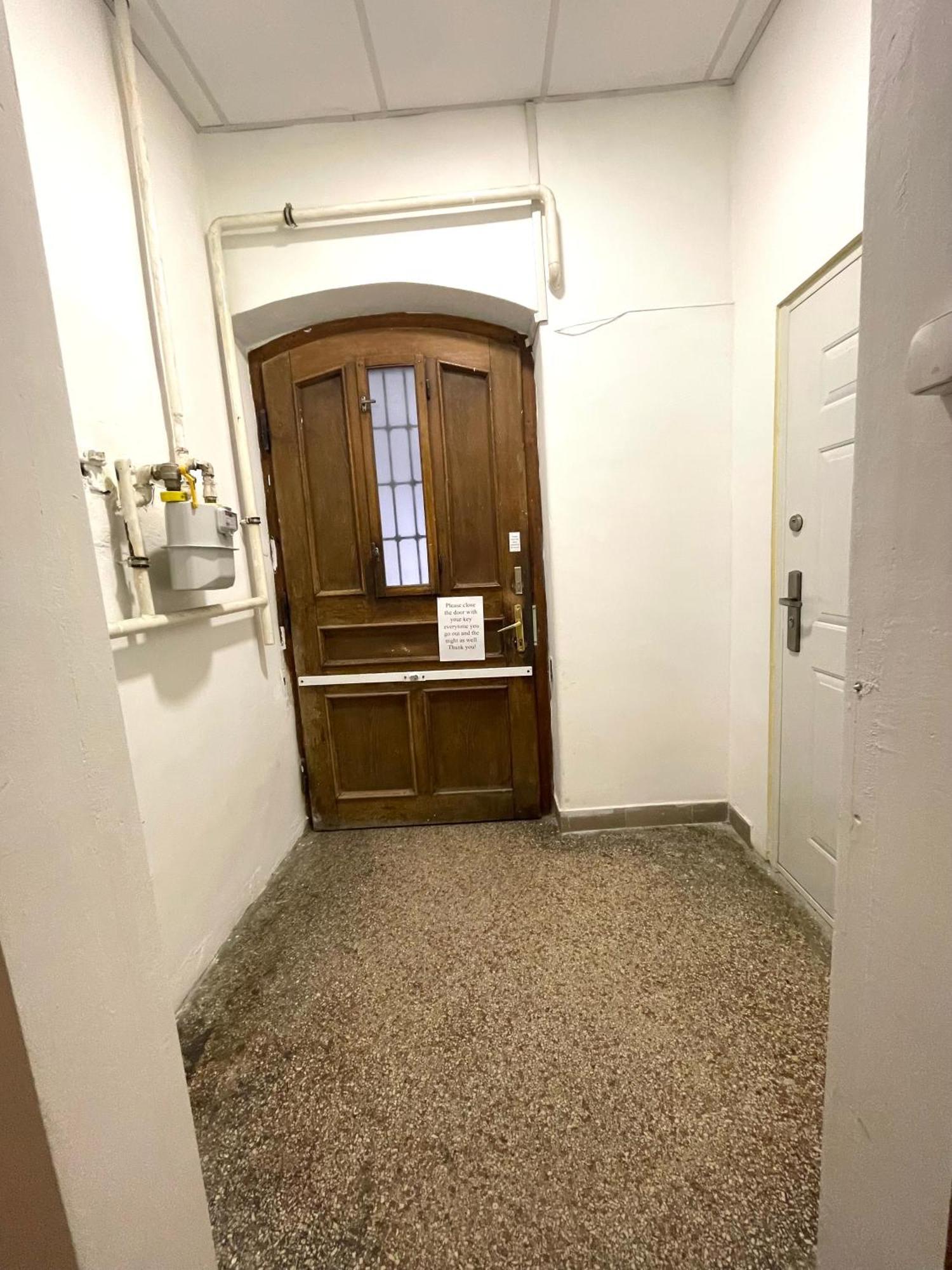 Aradi With Private Bathroom In The Centre Budapeste