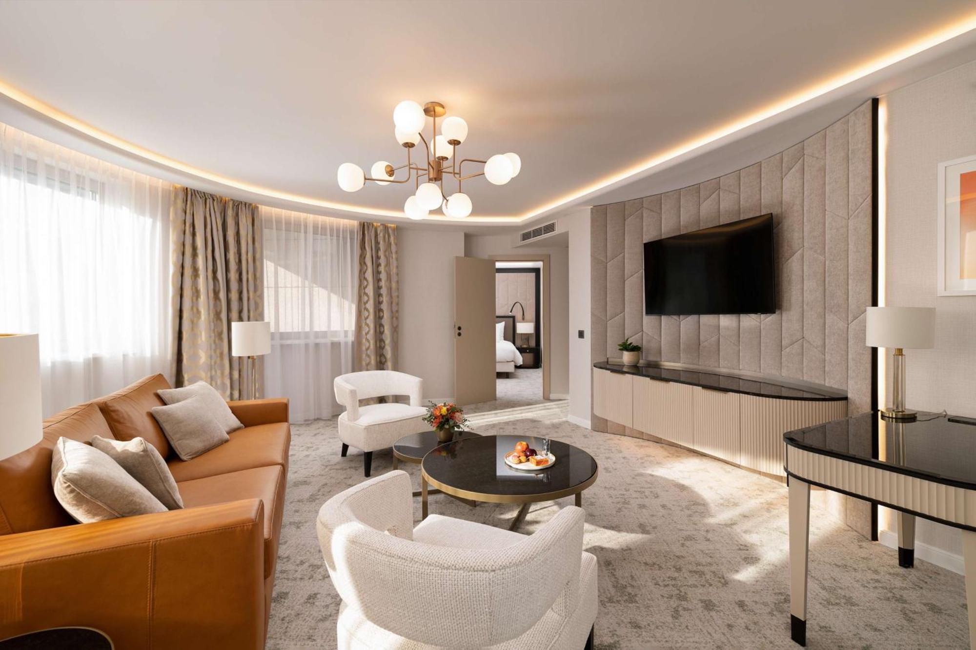 Kempinski Corvinus Hotel 5*