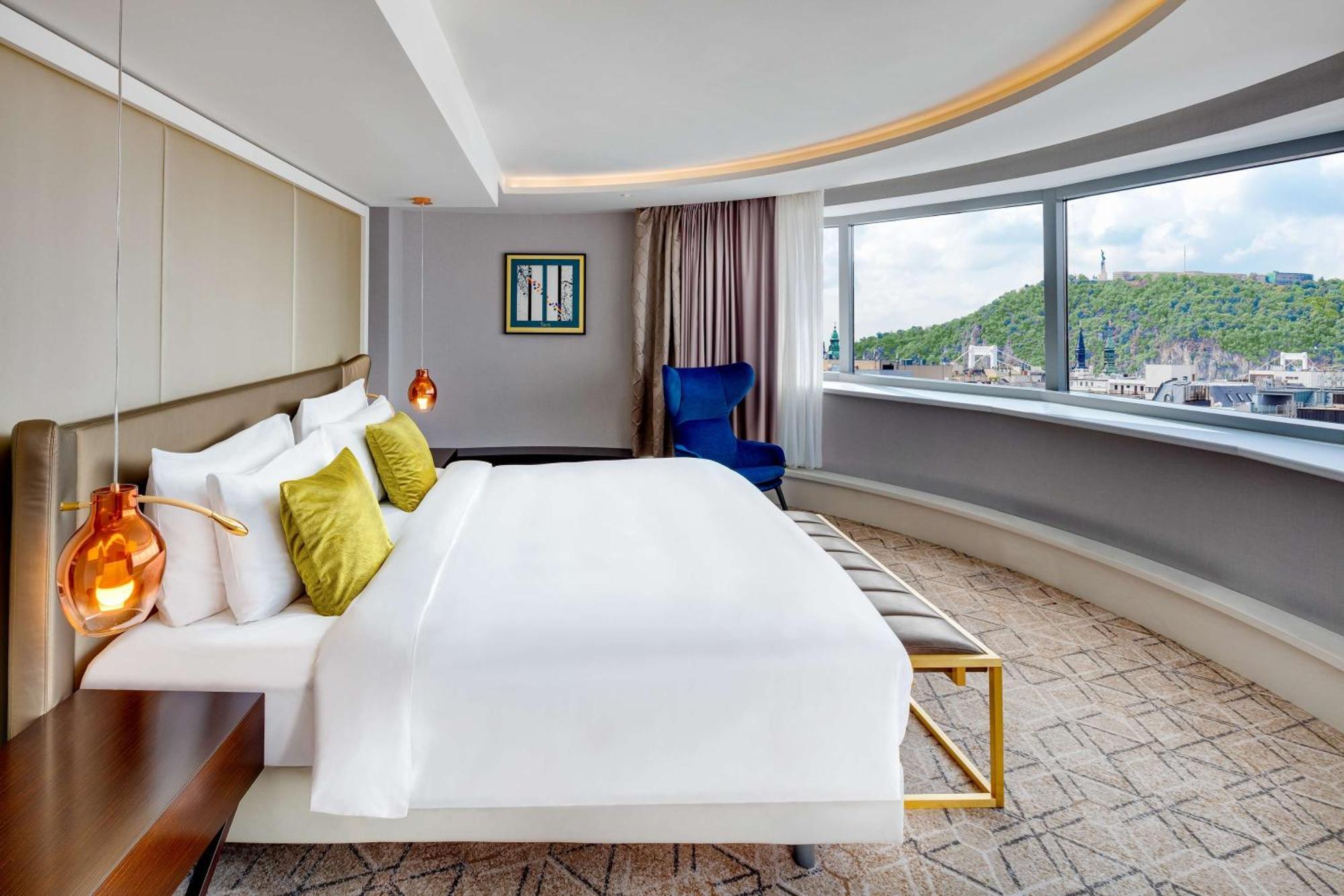 Kempinski Corvinus 5*