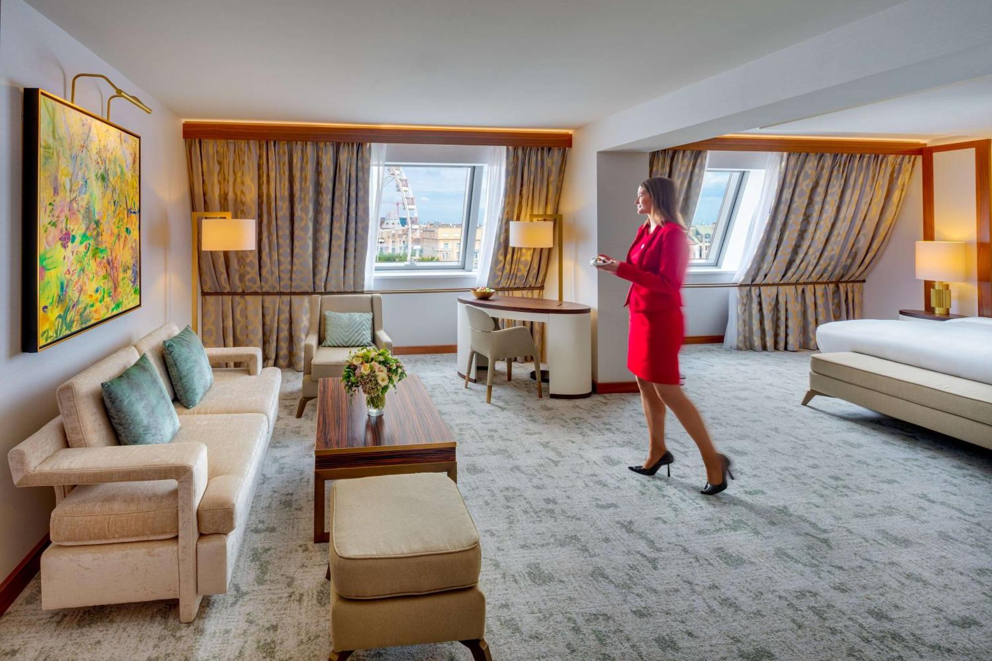 Kempinski Corvinus Hotel