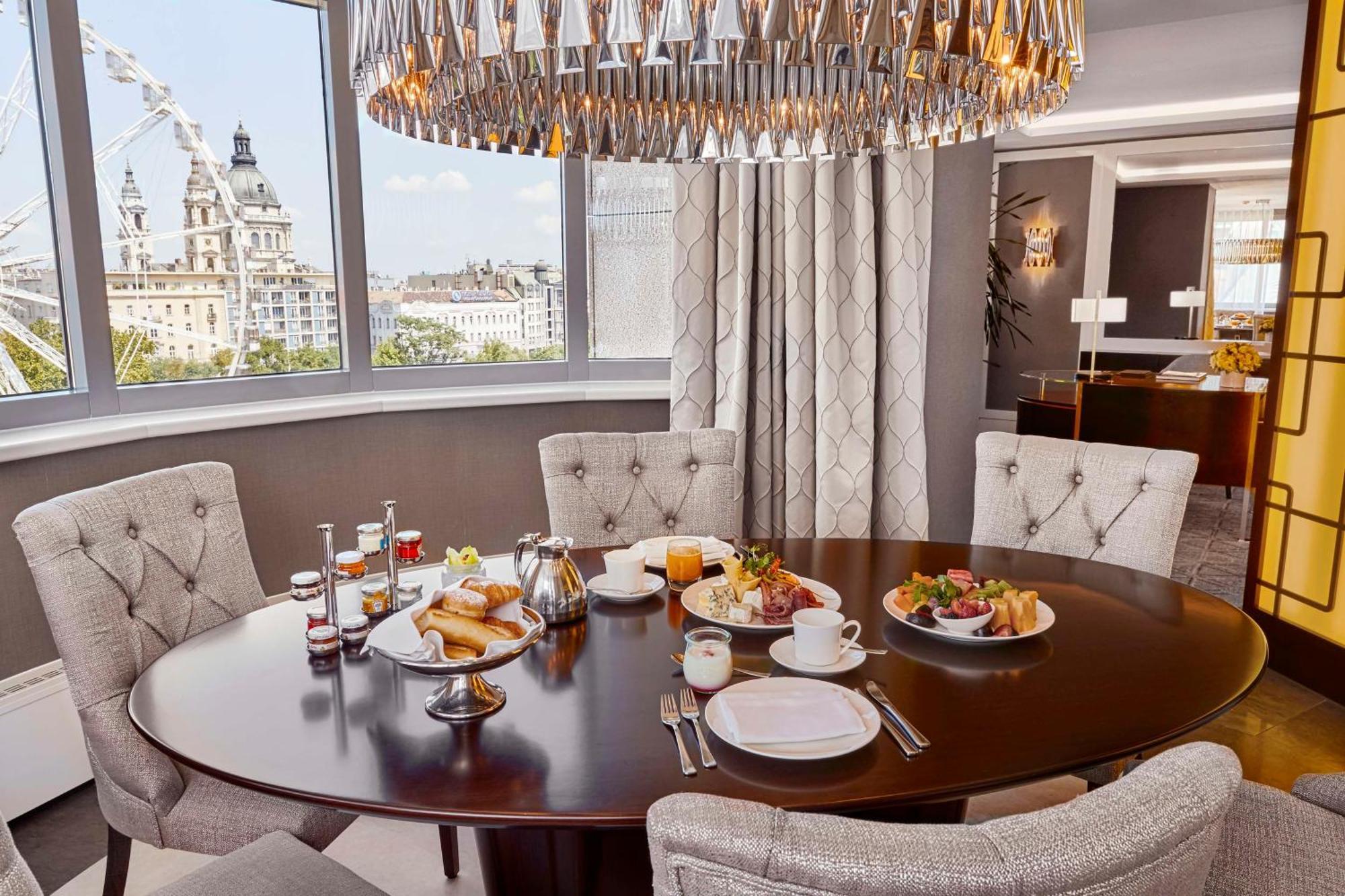 Kempinski Corvinus Hotel 5*