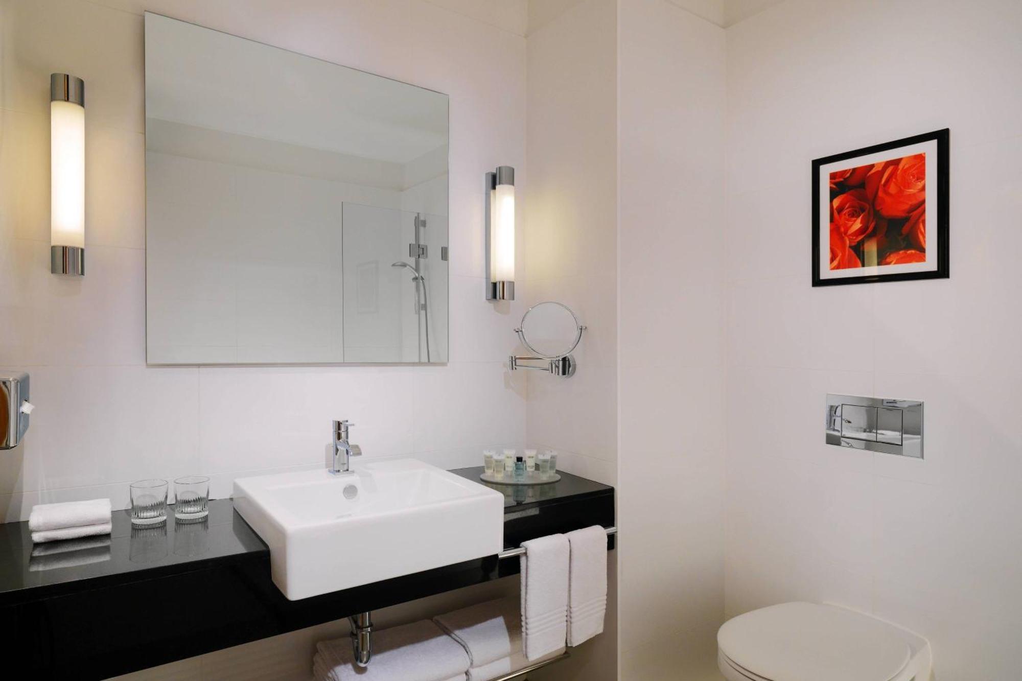 Courtyard By Marriott Center 4*