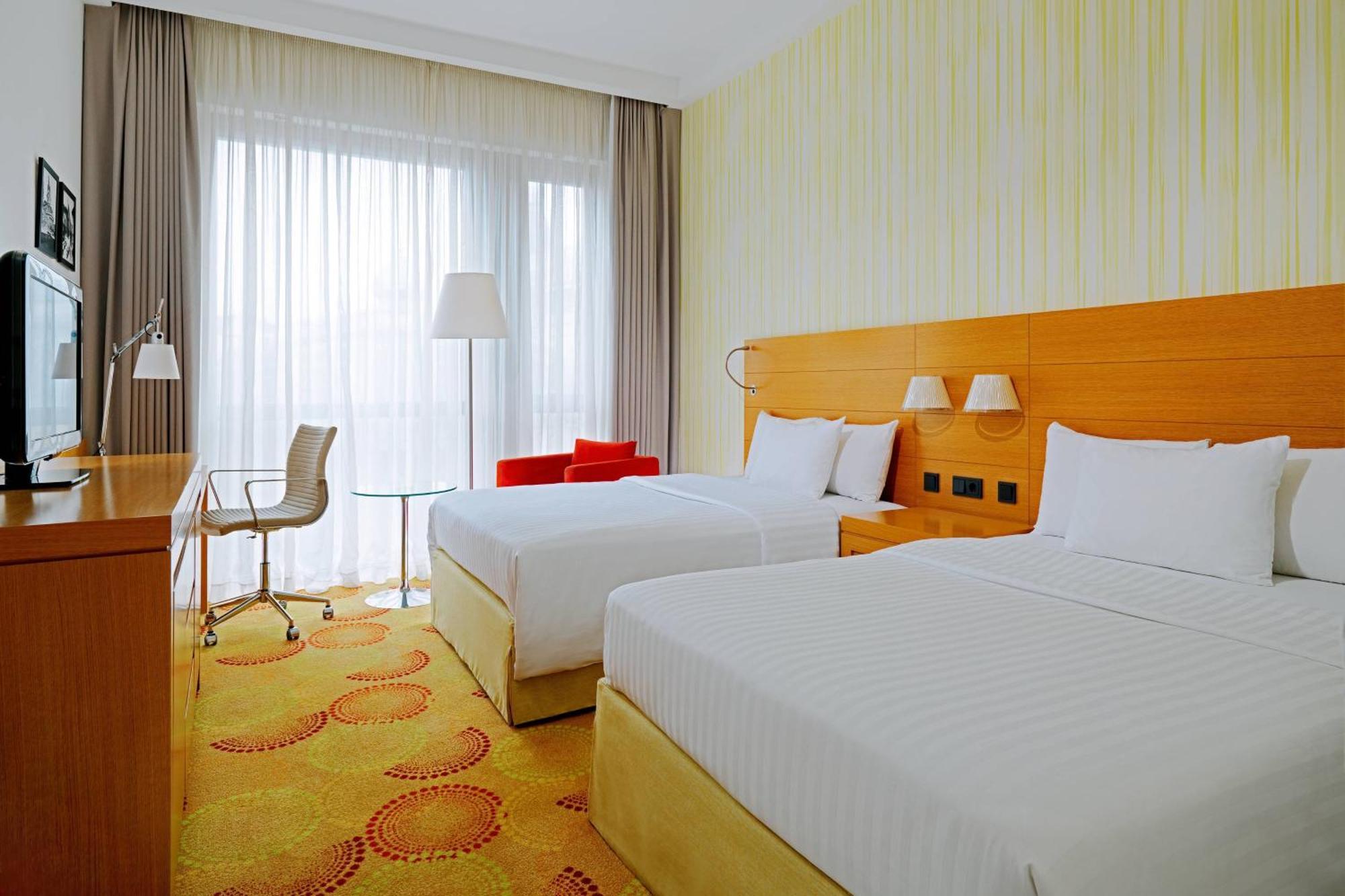 Courtyard By Marriott Center