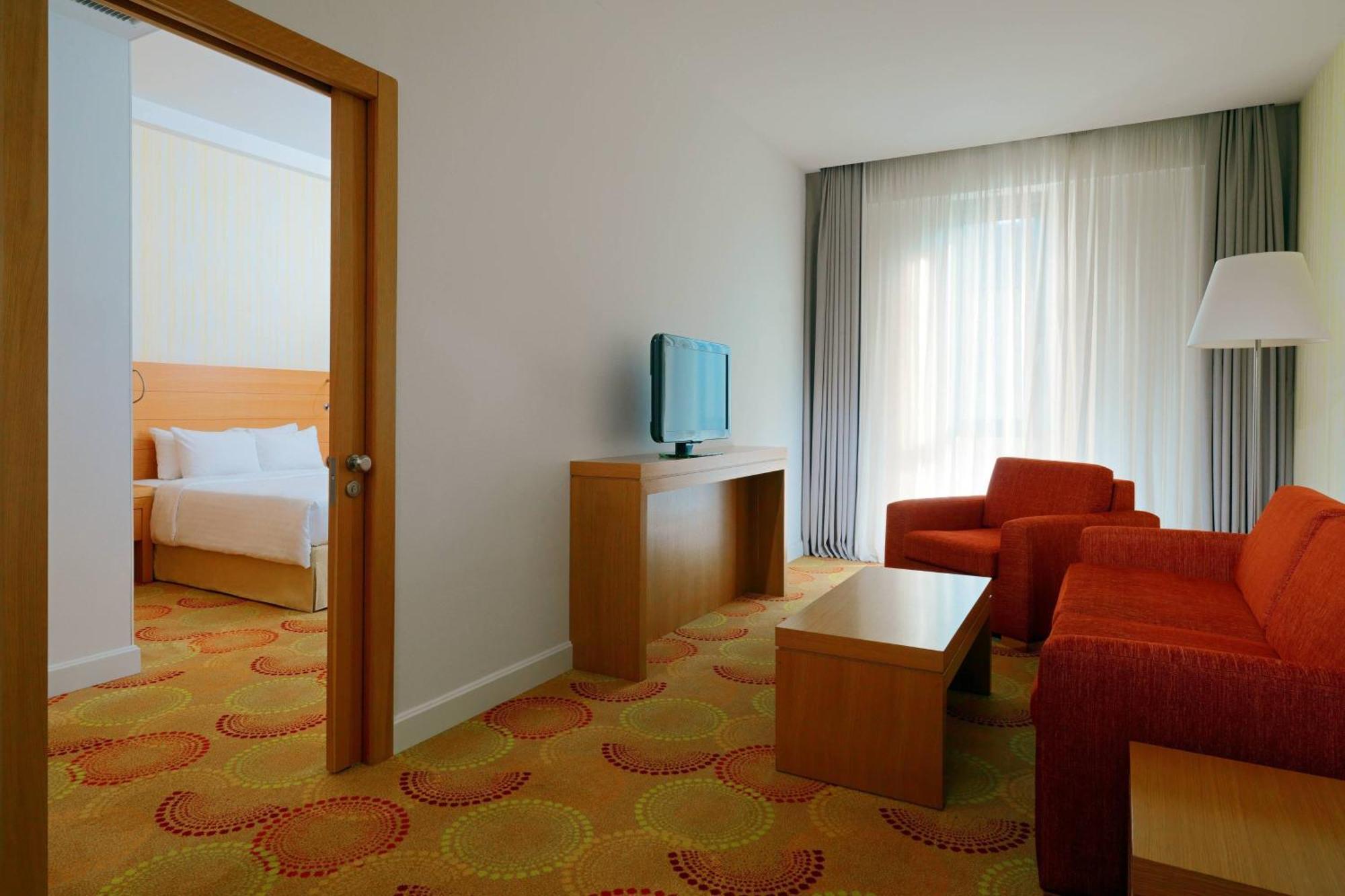 Courtyard By Marriott Center 4*