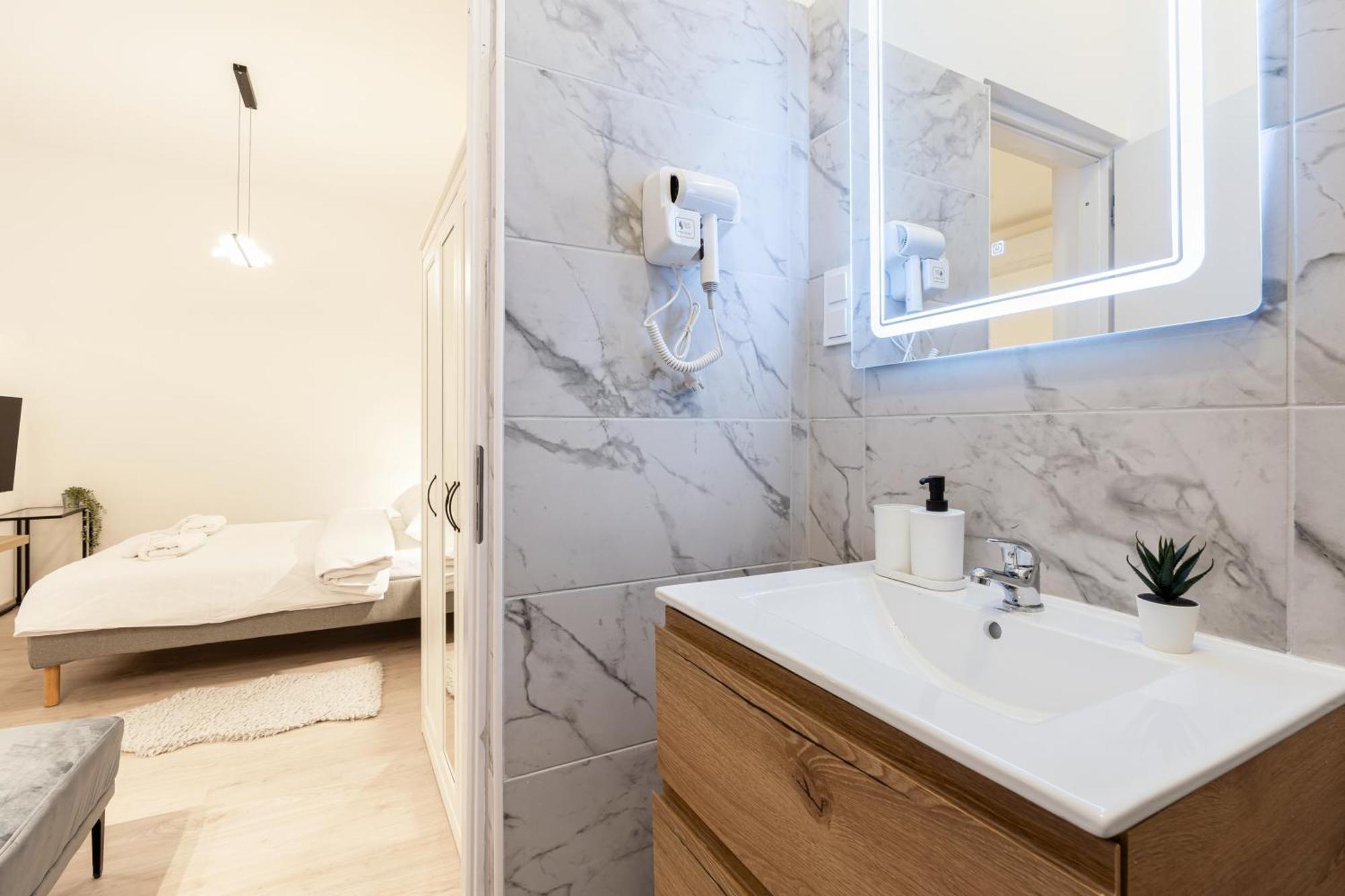 Kl31 - Urban Escape - Prime Location - Klauzal Square By Bqa Apartman Budapest