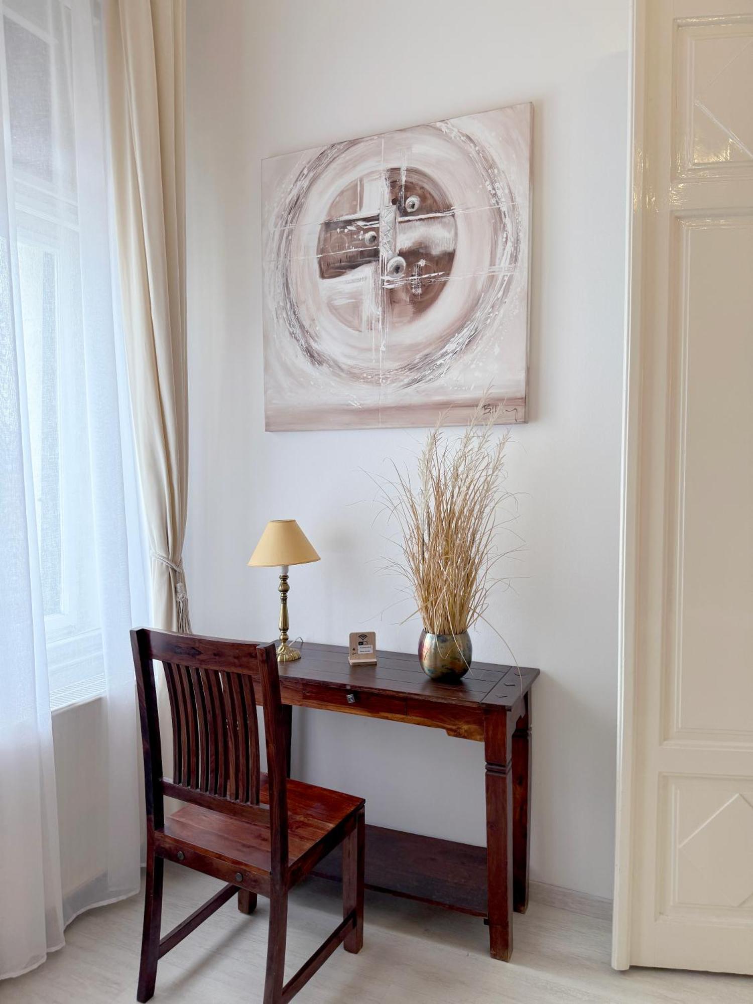 Elegant 125m2 In Center Of Apartman