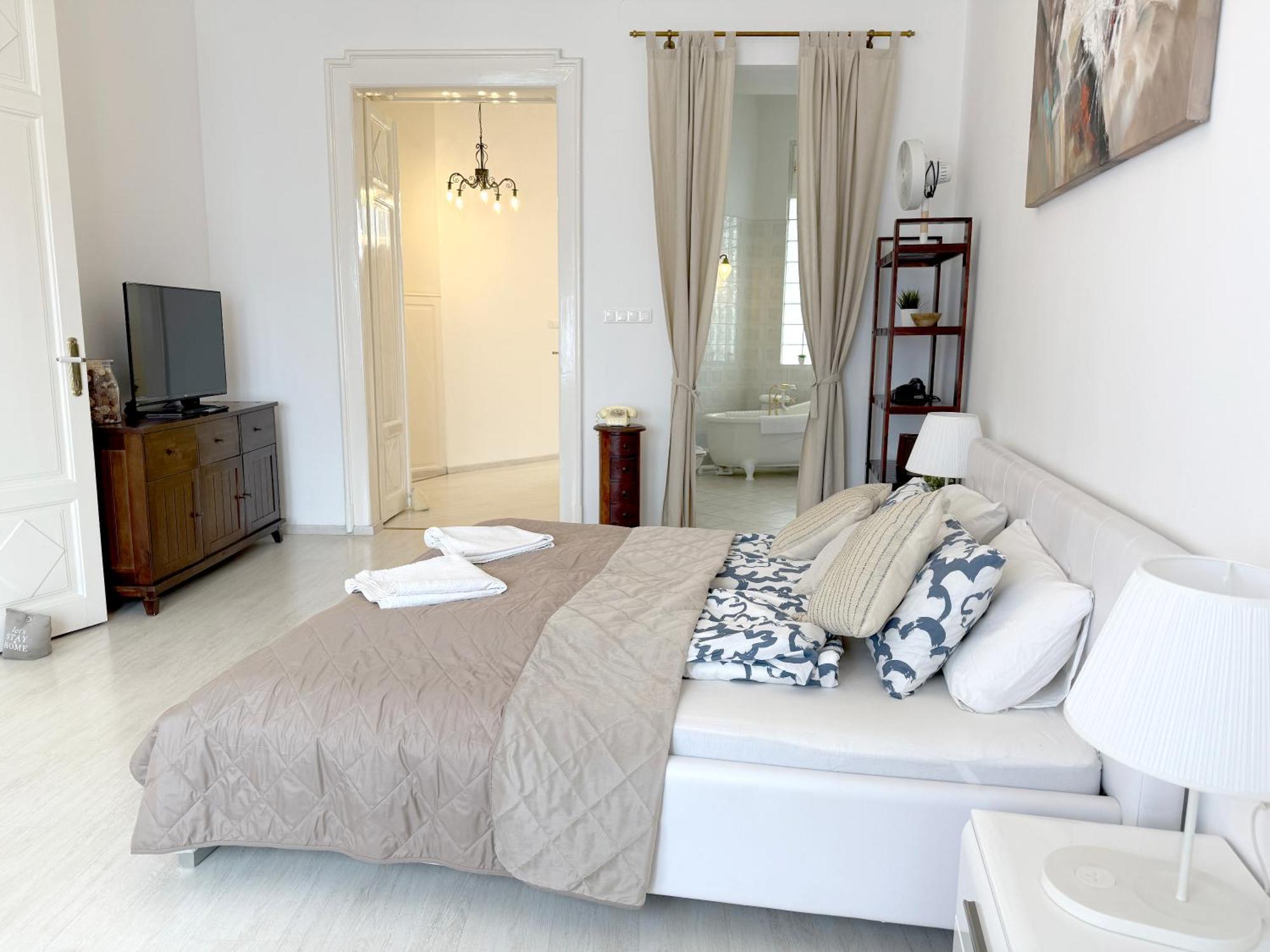 Elegant 125m2 In Center Of Apartman *