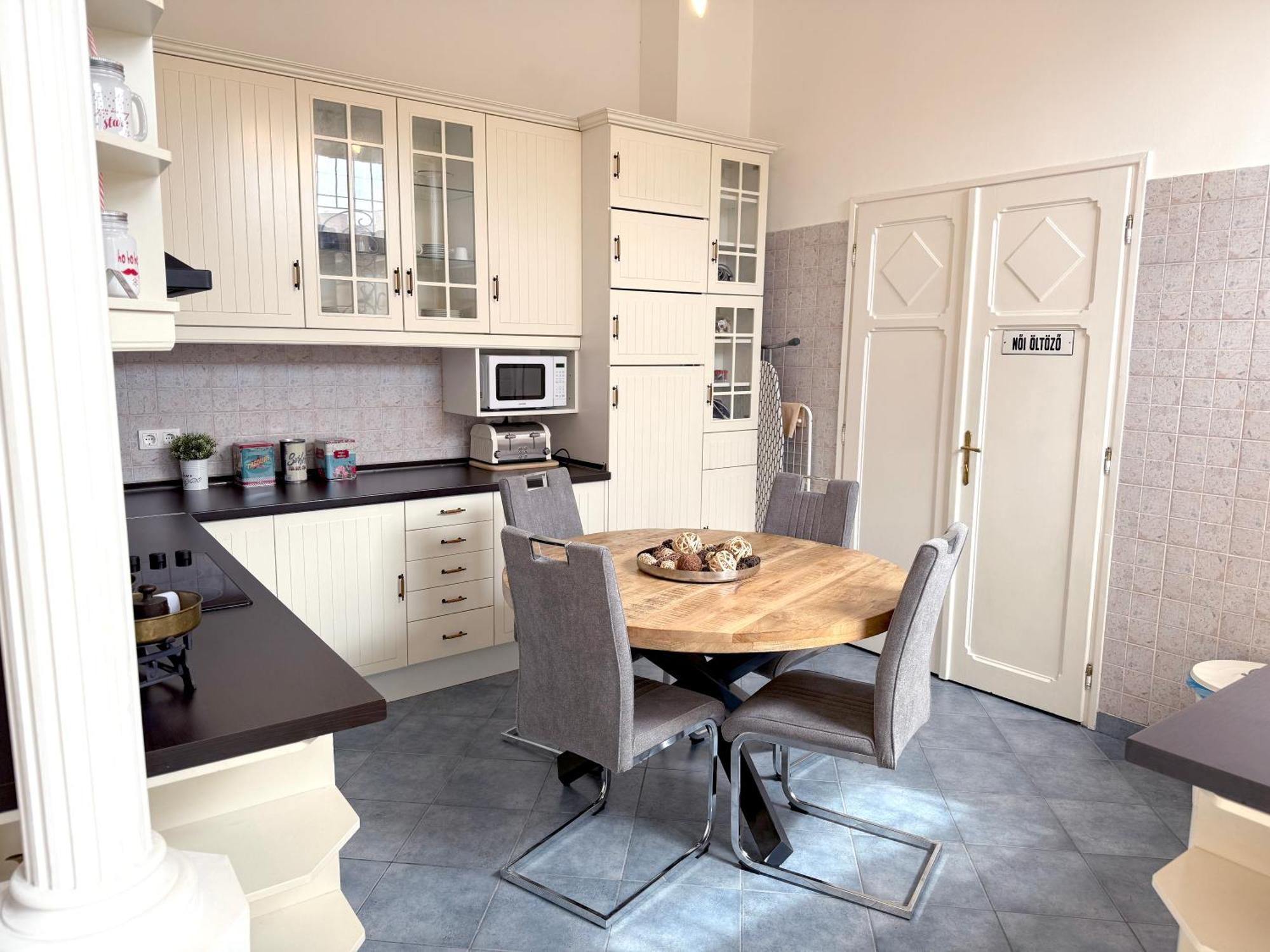 Elegant 125m2 In Center Of Apartman *