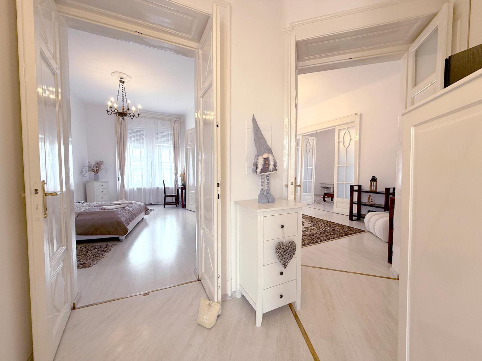 Elegant 125m2 In Center Of Apartman