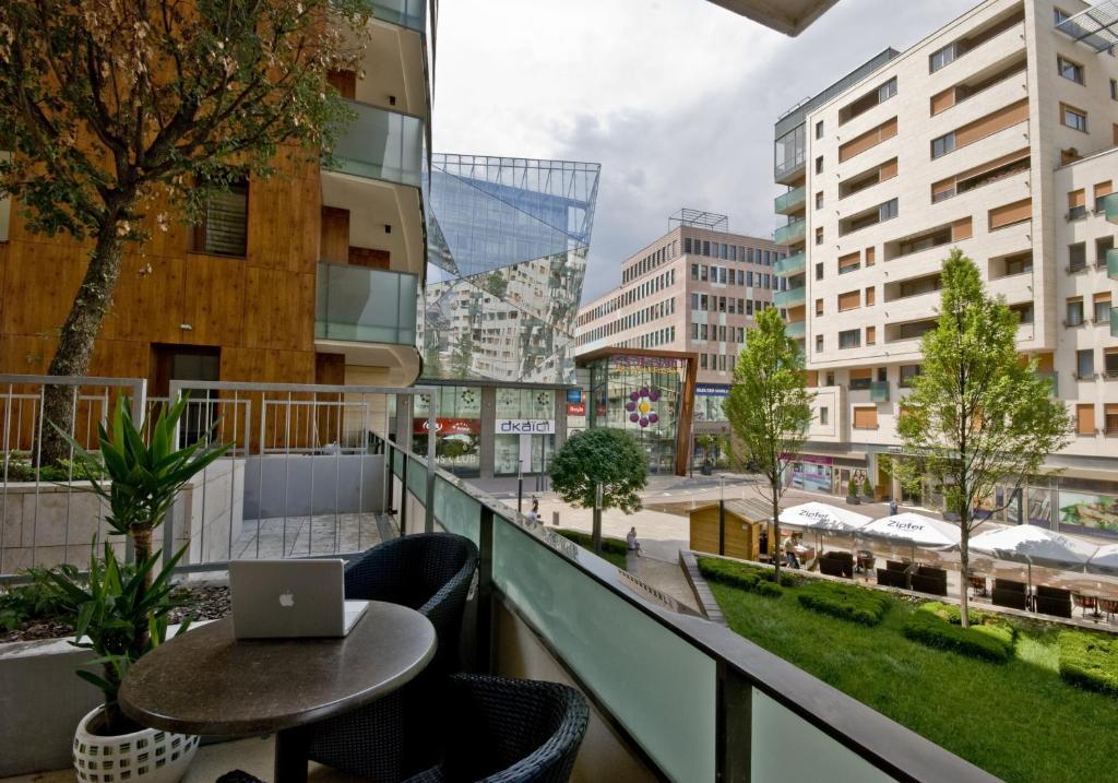 Corvin Lux Aparthotel 4*