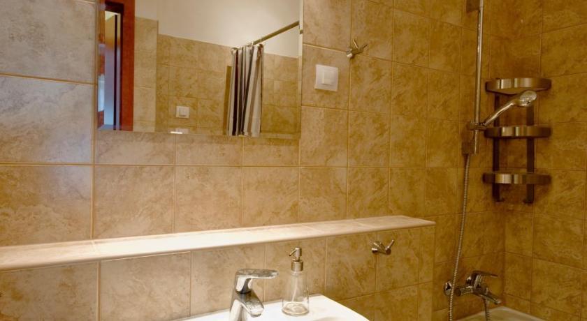 Corvin Lux Aparthotel 4*