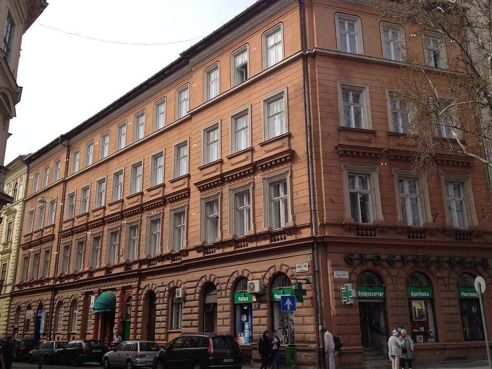 Kalvin House